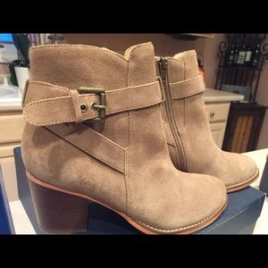Gap Taupe suede Block Heel ankle Booties 7